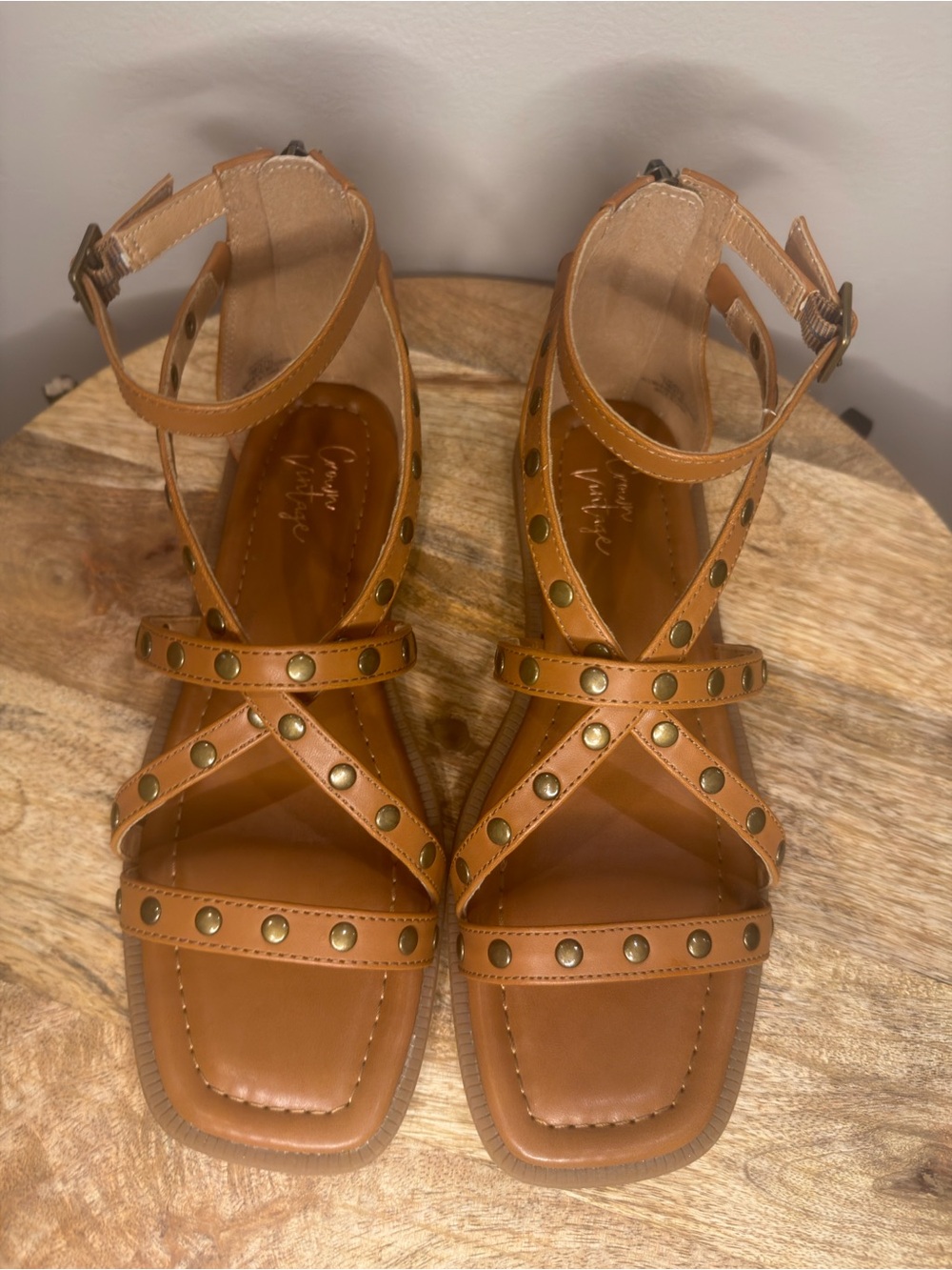Crown Vintage Studded Gladiator Sandal Size 7 - Picture 2 of 8